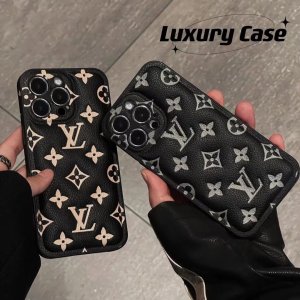 【ルイヴィトン】 大人気 贅沢 ブランド Louis Vuitton iPhone 15/15 Pro/15 Pro Max/14 Pro/14 Pro Max//13/13 Pro/13 Pro Max/12/12 Pro/12 Pro Max ケース 芸能人愛用[#case2023101610]