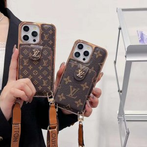 大人気 LOUIS VUITTON ルイヴィトン iPhone 15/15 Pro/15 Pro Max/14/14 Pro/14 Pro Max/13/13 Pro Max/12/12 Pro ケース ブランド アイフォンベルト付き携帯カバ ー バックポケット[#case20240809]